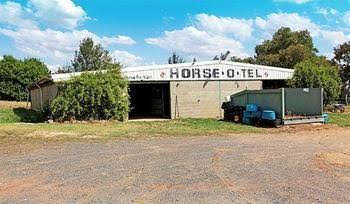 Tarcutta Halfway Motor Inn - Accommodation Australia 3