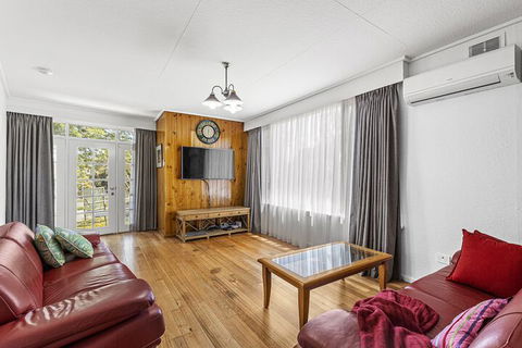 Lilydale 3 Bedroom House Pet Friendly - Accommodation Australia 5