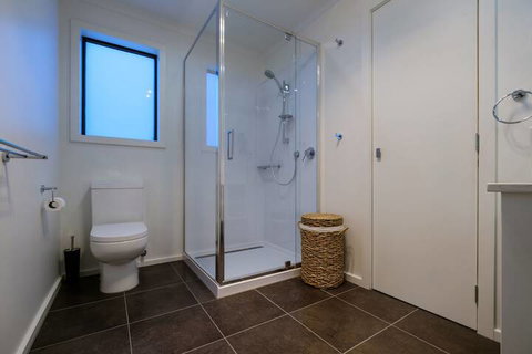 Arthouse Freycinet - Local Tourism 7