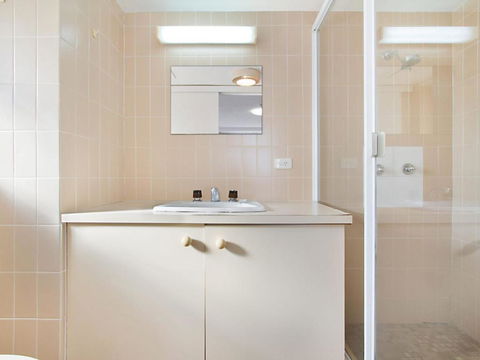 Border Terrace Unit 13 Large Apartment Walk To Beaches & Clubs - Local Tourism 3