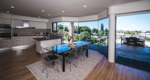 Russell House - Accommodation Australia 2