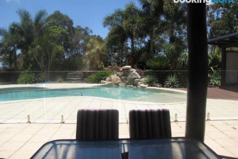 Takura Heights Modern Country Apartment With Pool Access - Local Tourism 4