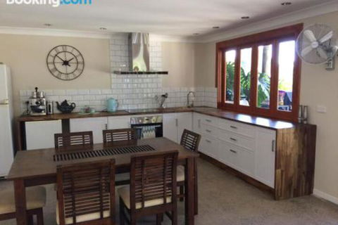 Takura Heights Modern Country Apartment With Pool Access - Local Tourism 0