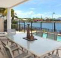 St Lucia 11 Four Bedroom Canal Home with Pool - Accommodation Australia