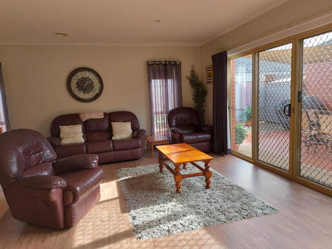 Annesley Central - Bed n Breakfasts 4