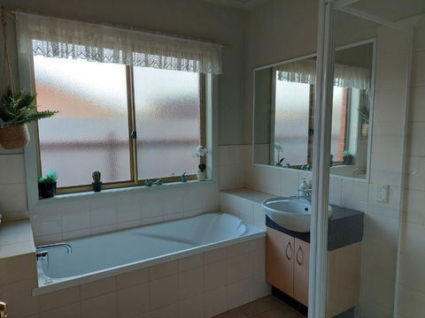 Annesley Central - Bed n Breakfasts 7