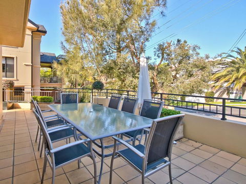 Terrigal Townhouse 1 / 21 Campbell Crescent Terrigal - Local Tourism 5