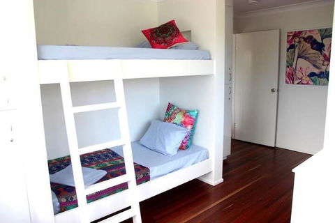 Yeppoon Beachhouse - Hostel - Local Tourism 7