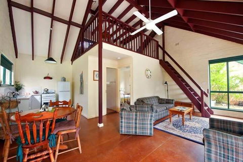 Kurrajong Trails And Cottages - Australia Shopping 7
