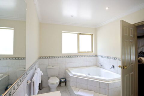 Sanctuary House Resort Motel - Accommodation Australia 7
