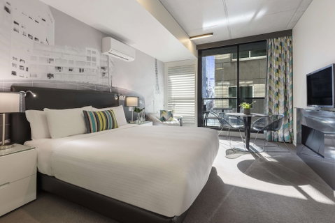 Oaks Melbourne On William Suites - Bed n Breakfasts 5