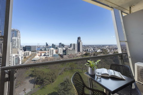 Oaks Melbourne On William Suites - Bed n Breakfasts 6