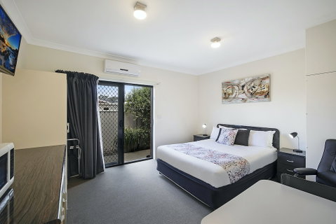 Hamilton Lakeside Motel - Accommodation Australia 4