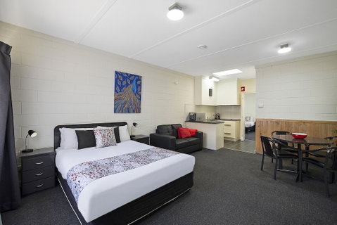Hamilton Lakeside Motel - Accommodation Australia 5