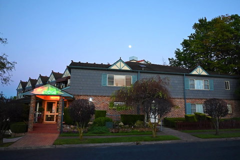 Grand Country Lodge Motel - Local Tourism 4