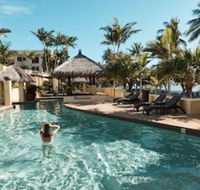 Sea Change Beachfront Apartments - Bed n Breakfasts