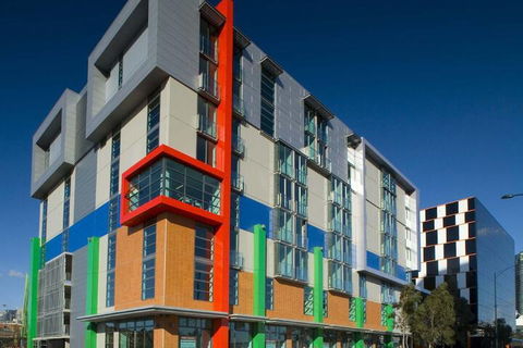 Docklands Private Collection Of Apartments - Digital Harbour - Accommodation Australia 3