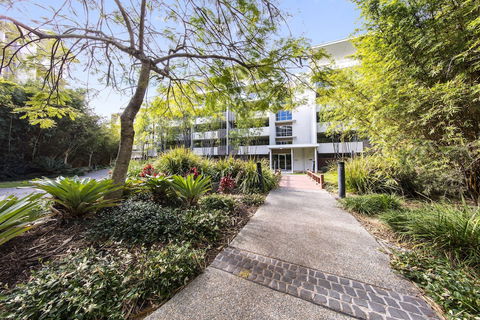 Oaks Brisbane Mews Suites - Accommodation Australia 1