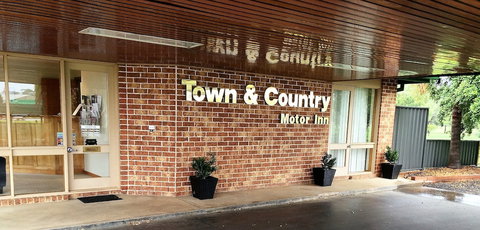 Town & Country Motor Inn Forbes - Accommodation Australia 1