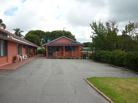 Albany Apartments - Australia Shopping 4