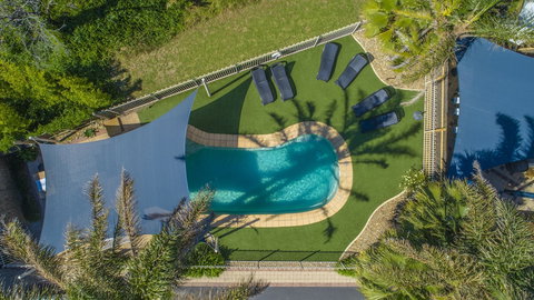 Boathouse Resort Studios & Suites - Australia Shopping 2