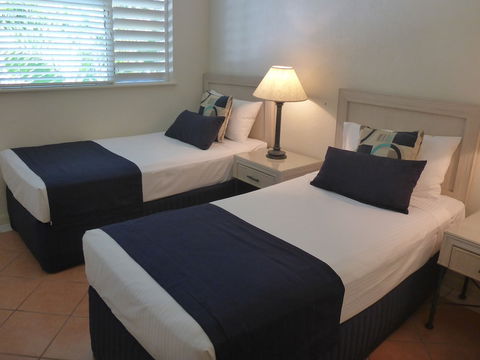 Palm Cove Tropic Apartments - Bed n Breakfasts 4