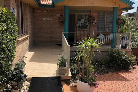 Beaches Serviced Apartments - Australia Shopping 1