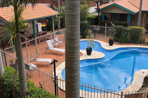 Beaches Serviced Apartments - Australia Shopping 6