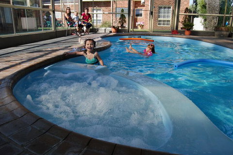 Arkana Motor Inn & Terrace Apartments - Australia Shopping 3