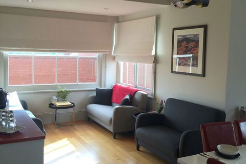 Gregory House - Accommodation Australia 3