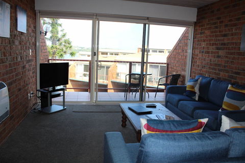 Pacific Heights Holiday Apartments & Munn's Tower House - Australia Shopping 1
