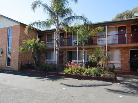 Homestead Motel - Accommodation Australia 0