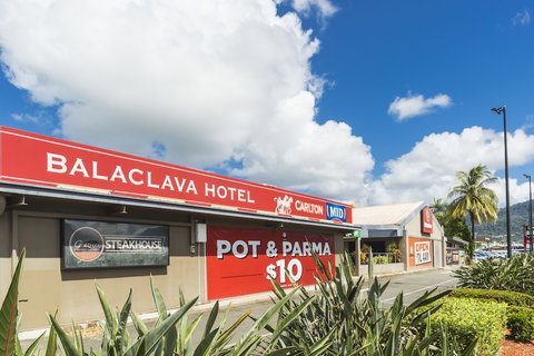 Nightcap At Balaclava Hotel - Bed n Breakfasts 0