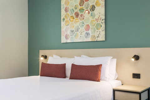 Nightcap At Balaclava Hotel - Bed n Breakfasts 3