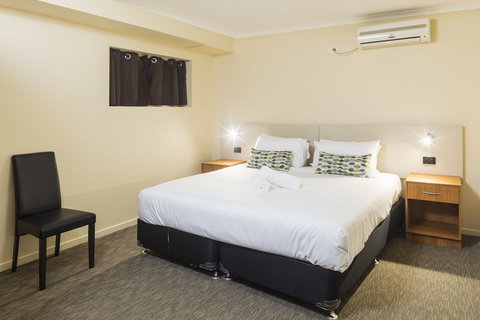 Nightcap At Balaclava Hotel - Bed n Breakfasts 6