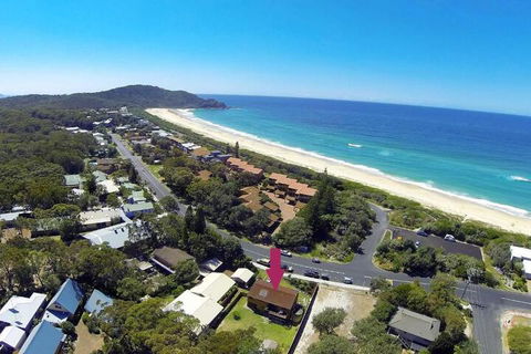 BARRELS At BOOMERANG - Accommodation Australia 4