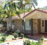 FRANGIPANI BEACH HOUSE PET FRIENDLY 22 Belbourie Cres Boomerang Beach - Accommodation Australia