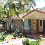 FRANGIPANI BEACH HOUSE PET FRIENDLY 22 Belbourie Cres Boomerang Beach - Accommodation Australia 0