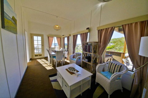 AAA Views 2 View Street - Local Tourism 6