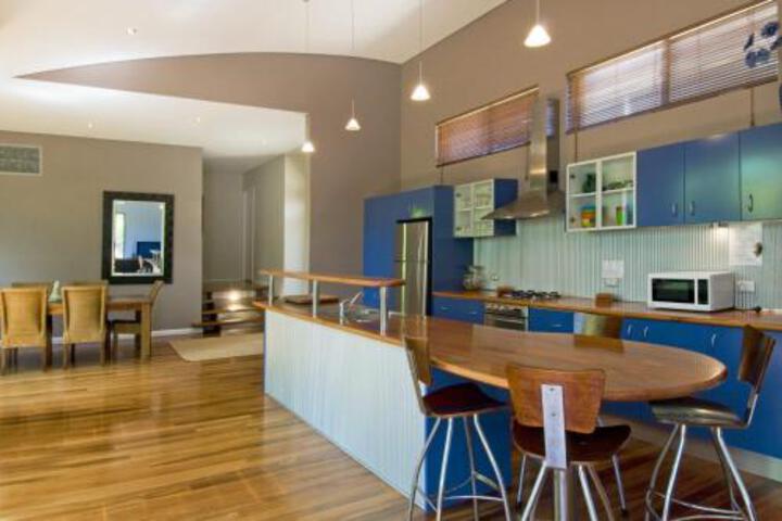 Thrumster NSW Accommodation Australia