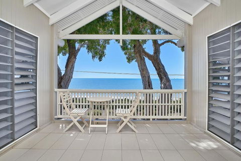 Decked Out By The Sea - Bed n Breakfasts 3