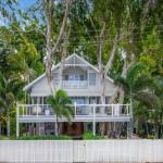 Decked Out By The Sea - Bed n Breakfasts 0