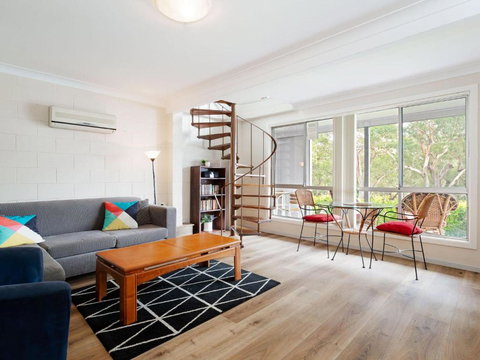 Baggies On Dutchies 9 Burbong Street Large House With Aircon Boat Parking & Waterviews - Local Tourism 4