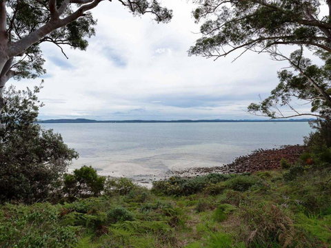 Baggies On Dutchies 9 Burbong Street Large House With Aircon Boat Parking & Waterviews - Local Tourism 6