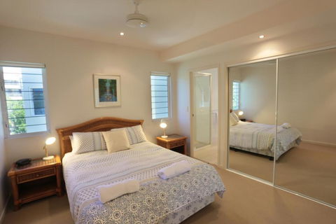 Delightful Family Apartment In Modern Complex - Accommodation Australia 1