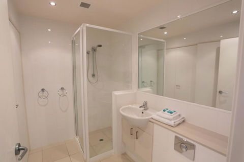 Delightful Family Apartment In Modern Complex - Accommodation Australia 5