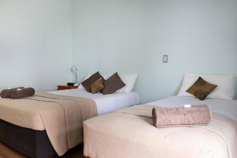 Accommodation On Denham - Local Tourism 2