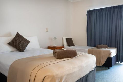 Accommodation On Denham - Local Tourism 6