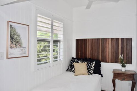 Oceanfront Beach House On Marine Parade - Local Tourism 1