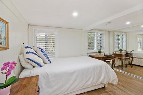 Oceanfront Beach House On Marine Parade - Local Tourism 3